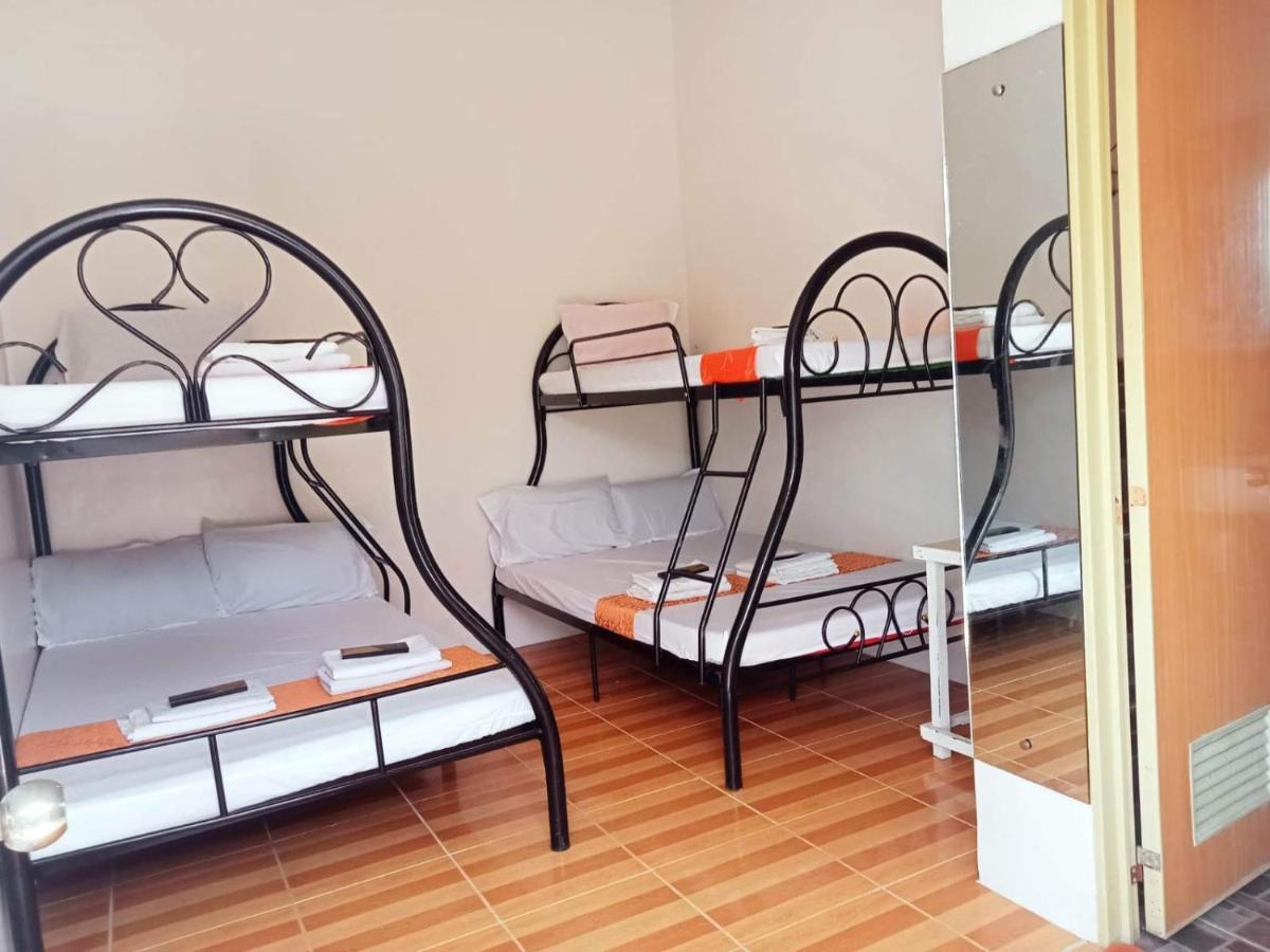 פוארטו גאלרה Sandstorm Lodge And Cafe מראה חיצוני תמונה