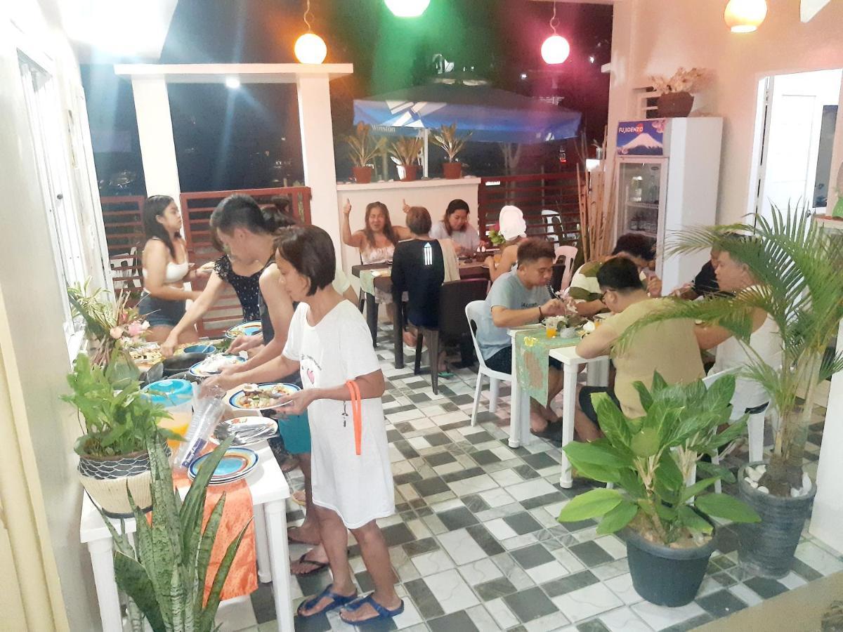 פוארטו גאלרה Sandstorm Lodge And Cafe מראה חיצוני תמונה