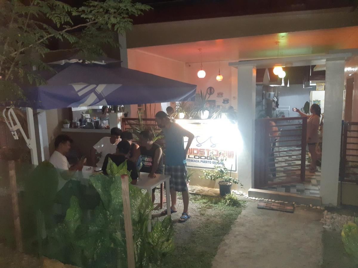 פוארטו גאלרה Sandstorm Lodge And Cafe מראה חיצוני תמונה