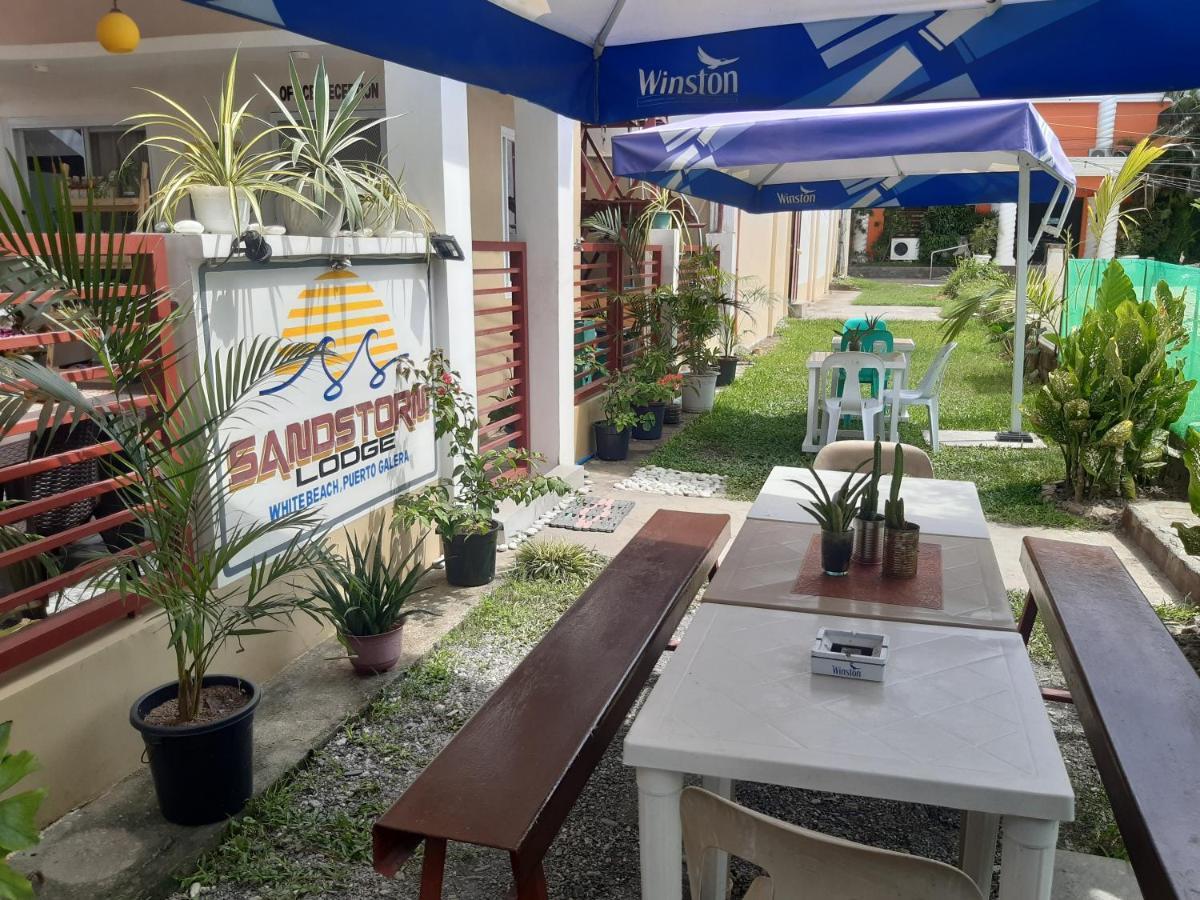 פוארטו גאלרה Sandstorm Lodge And Cafe מראה חיצוני תמונה