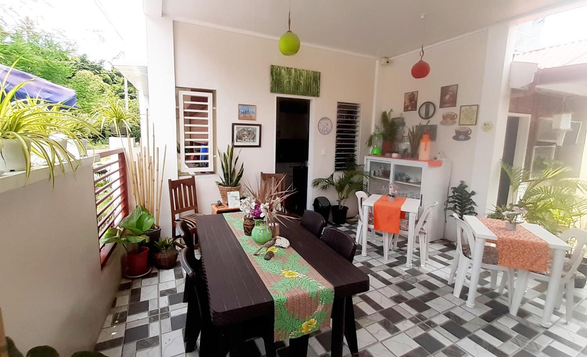 פוארטו גאלרה Sandstorm Lodge And Cafe מראה חיצוני תמונה