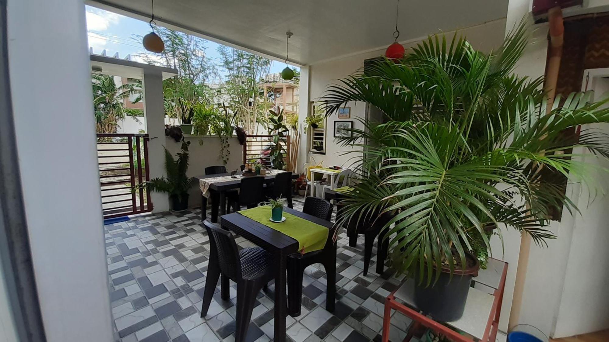פוארטו גאלרה Sandstorm Lodge And Cafe מראה חיצוני תמונה